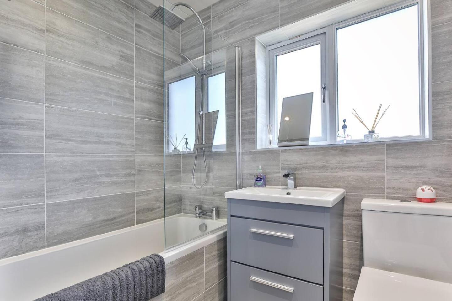 Modern, Cosy Whole House Wifi Close To Attractions Sheffield Eksteriør billede
